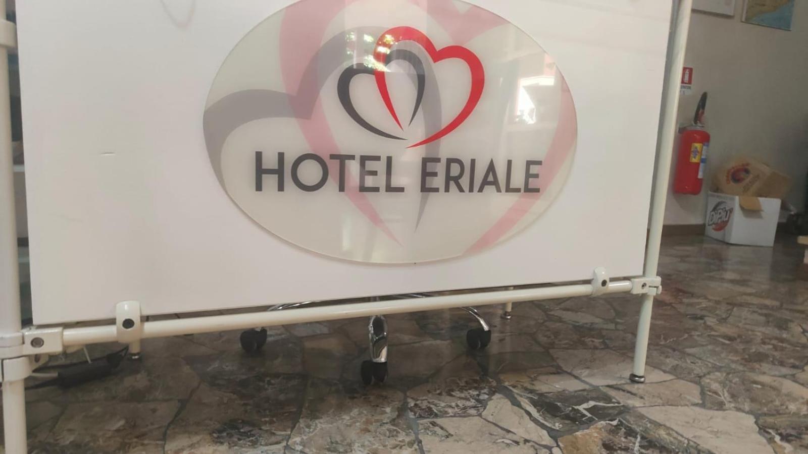 Hotel Eriale Rímini Exterior foto