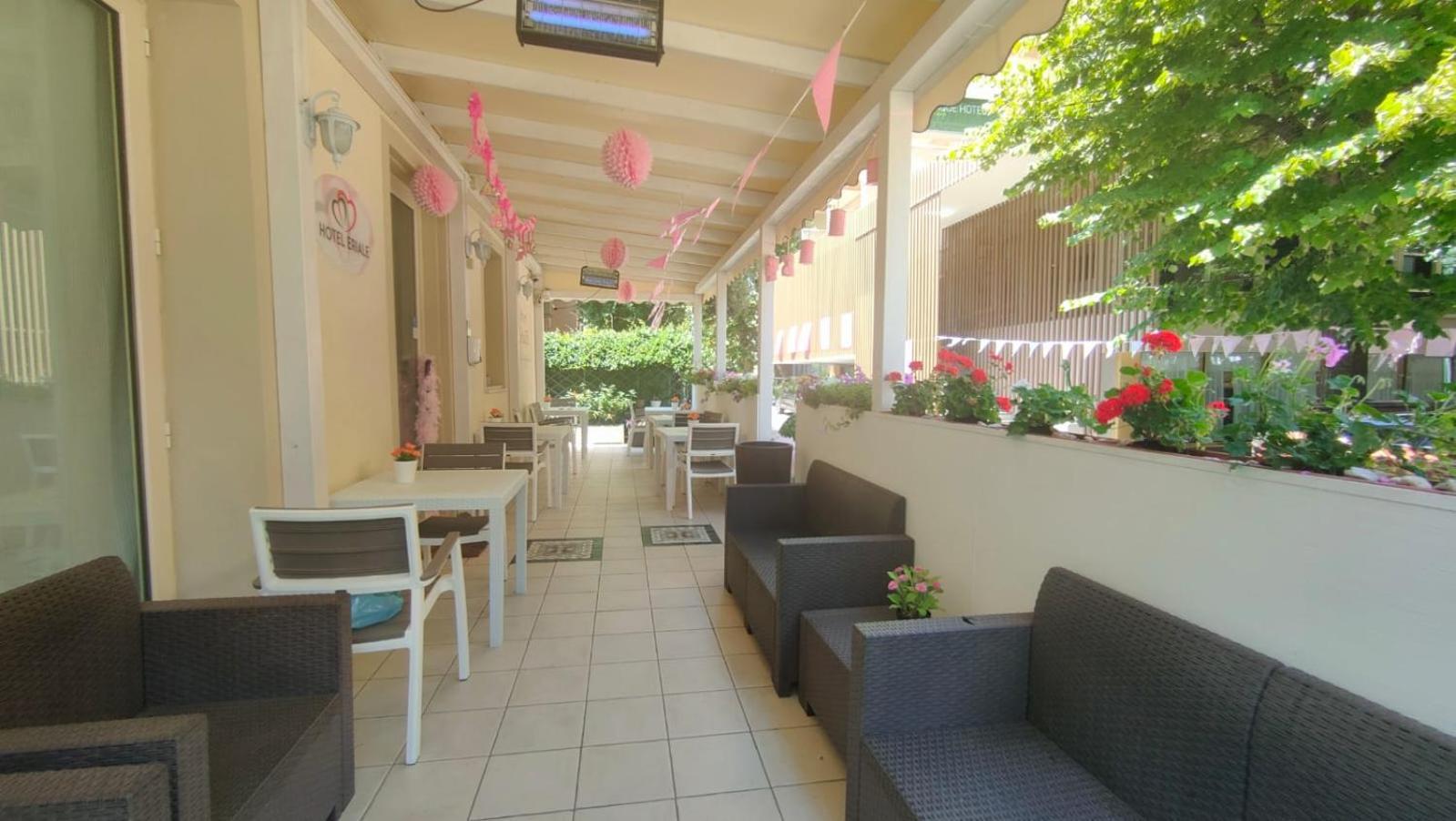 Hotel Eriale Rímini Exterior foto