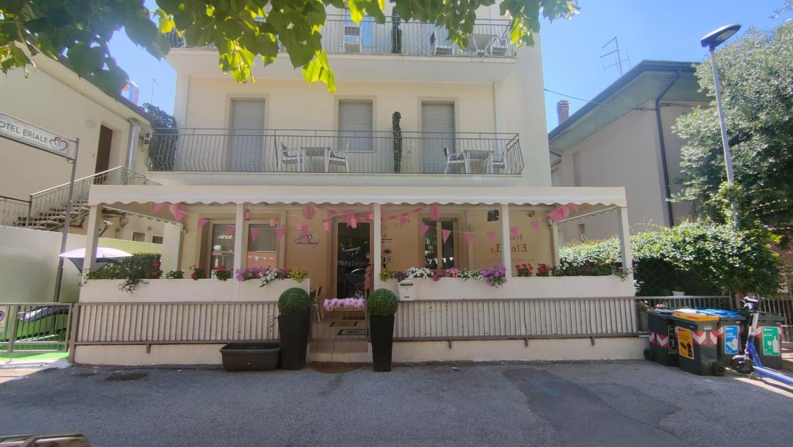 Hotel Eriale Rímini Exterior foto